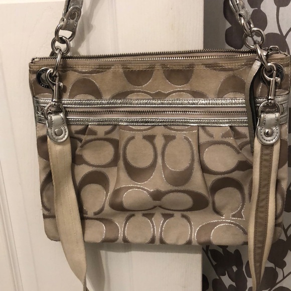 Champagne and silver Crossbody/shoulder bag - Picture 2 of 6